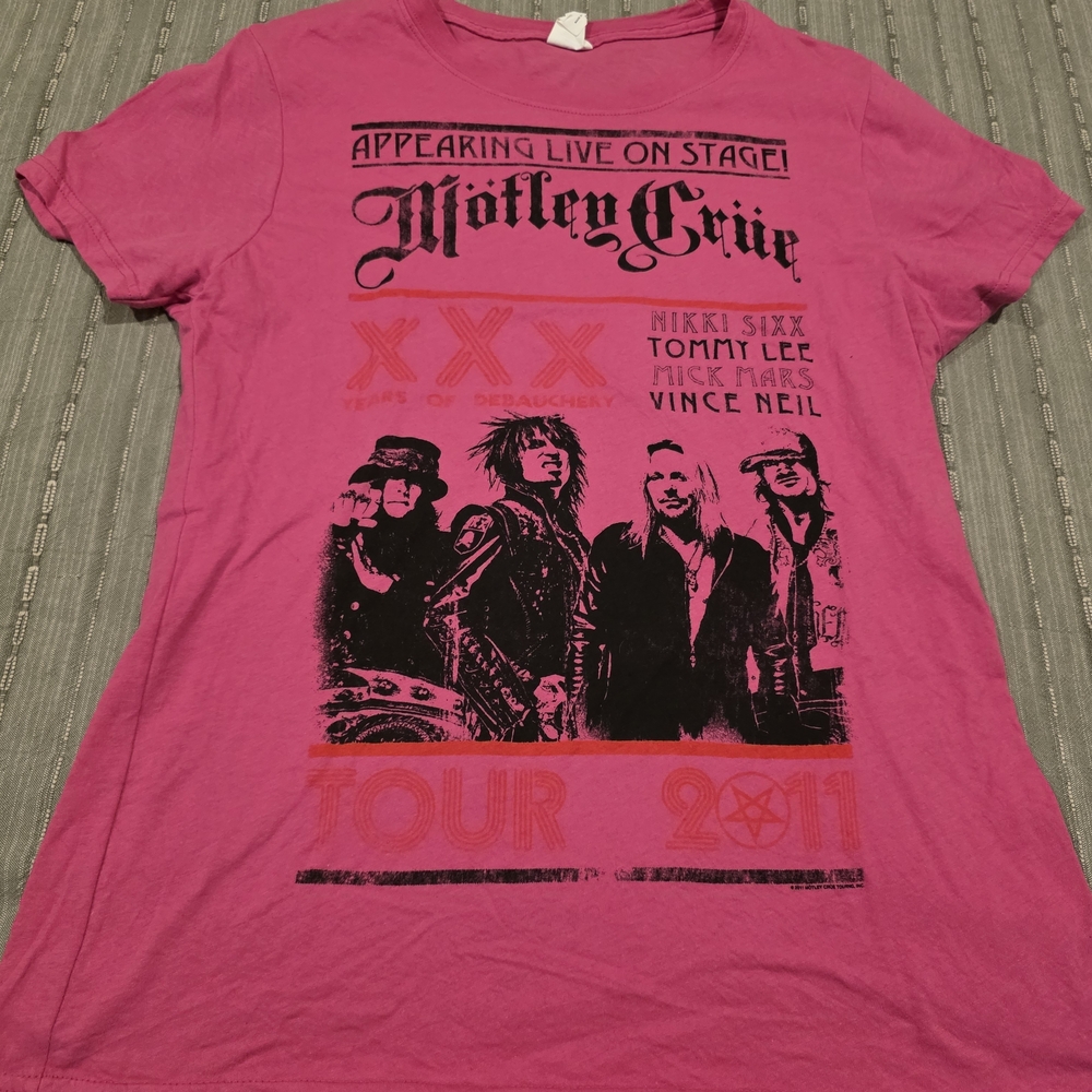 Pink Mötley Crüe Graphic T-Shirt
